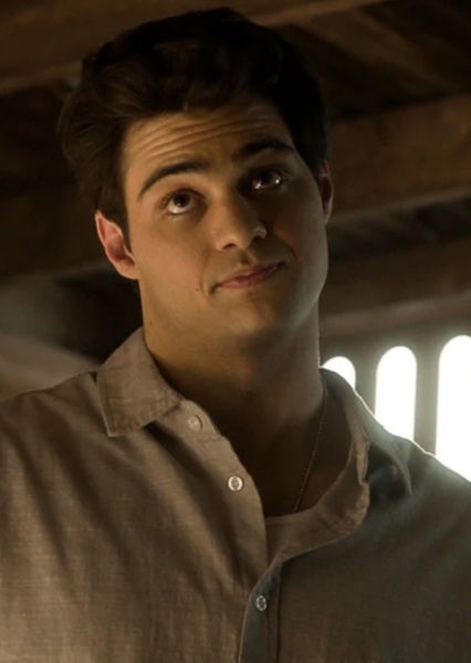 Noah Centineo photo