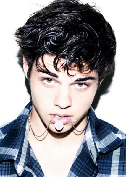 Noah Centineo photo