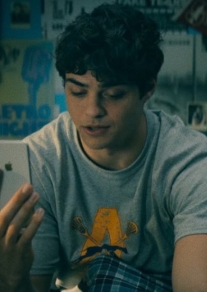 Noah Centineo photo
