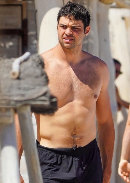 Noah Centineo photo