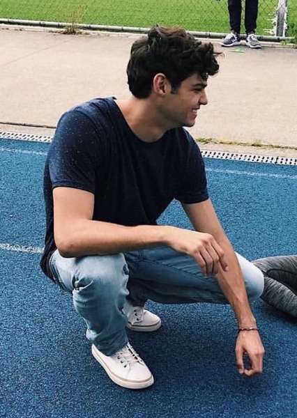 Noah Centineo photo