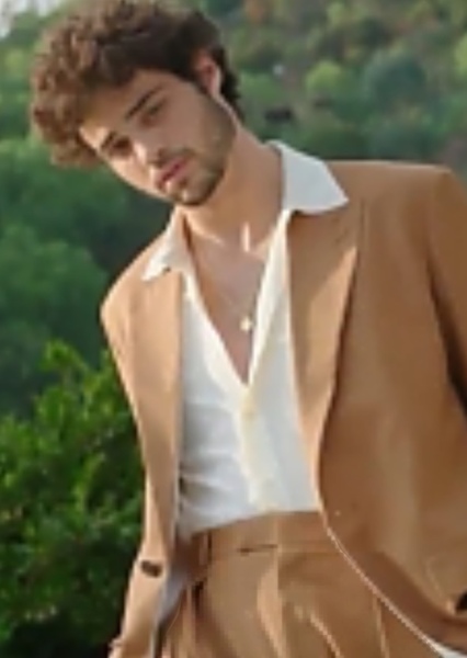 Noah Centineo photo