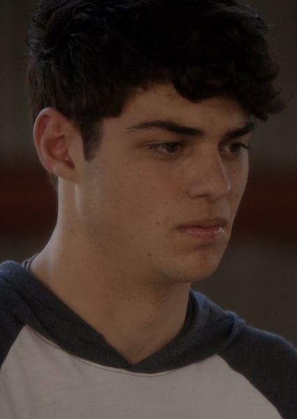 Noah Centineo photo