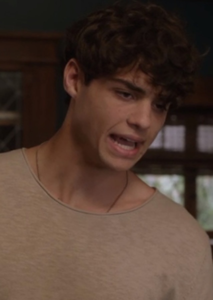 Noah Centineo photo