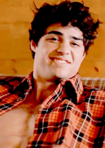 Noah Centineo photo