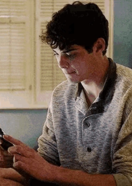 Noah Centineo photo