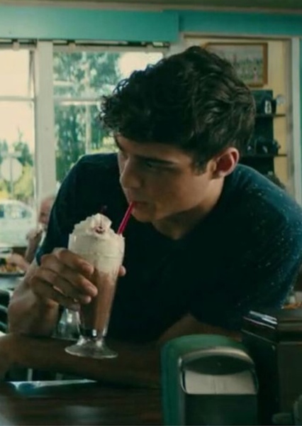 Noah Centineo photo