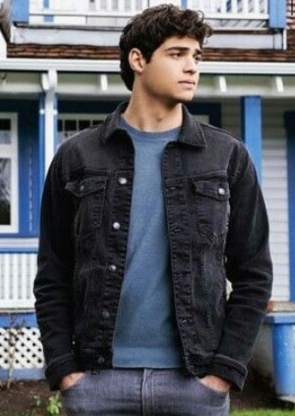 Noah Centineo photo