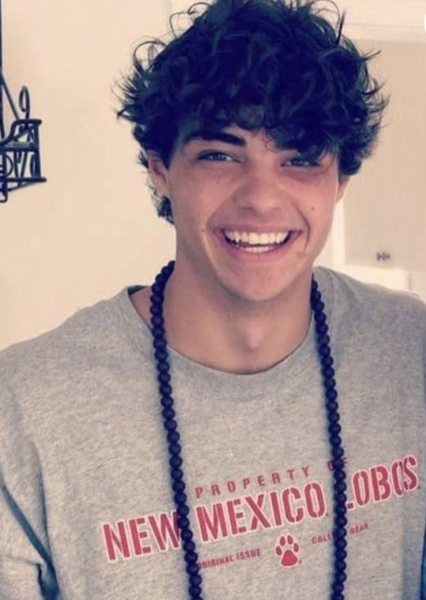 Noah Centineo photo