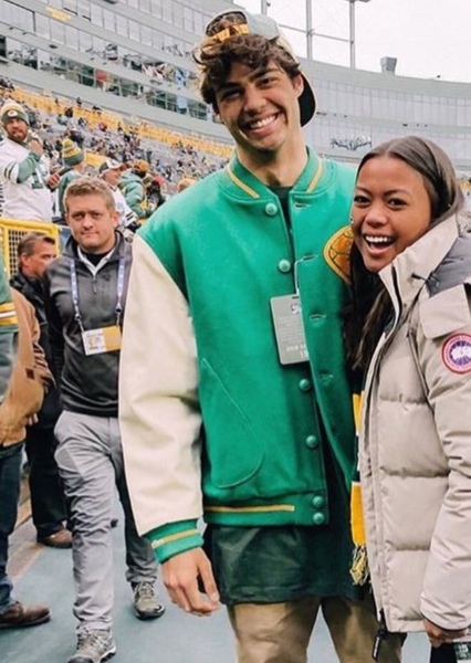 Noah Centineo photo