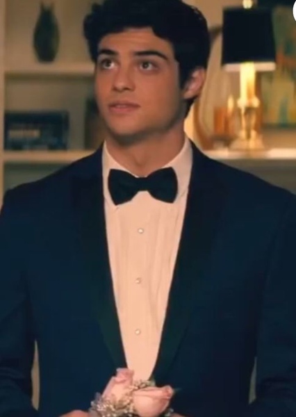 Noah Centineo photo