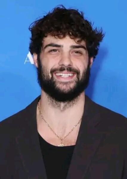 Noah Centineo photo