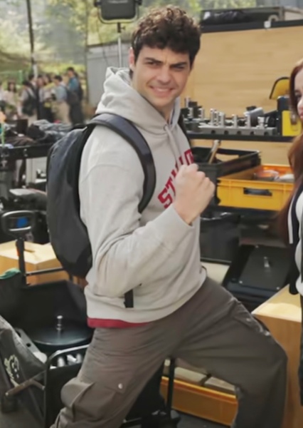Noah Centineo photo