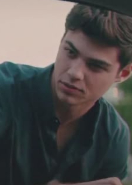 Noah Centineo photo