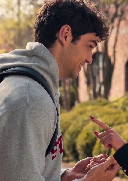 Noah Centineo photo