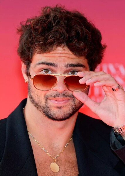 Noah Centineo photo