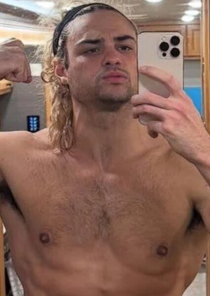 Noah Centineo photo