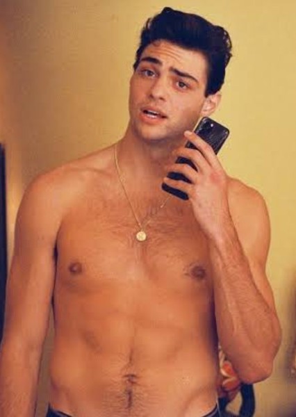 Noah Centineo photo