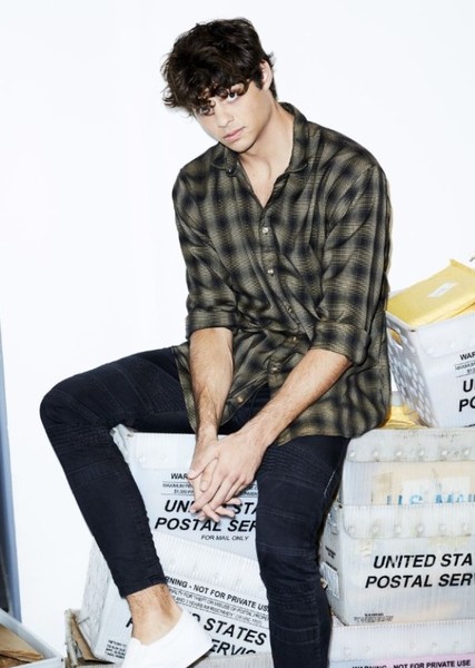 Noah Centineo photo