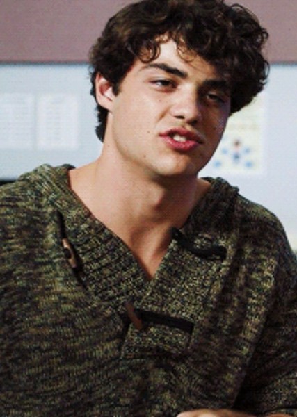 Noah Centineo photo