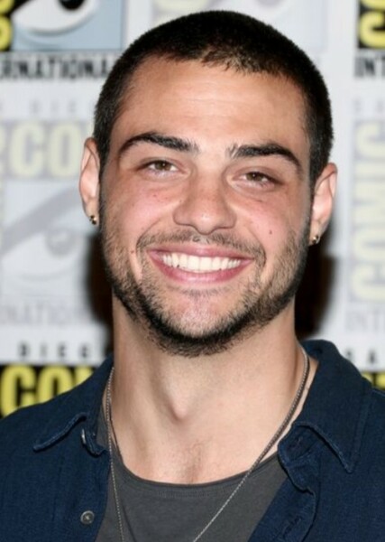Noah Centineo photo