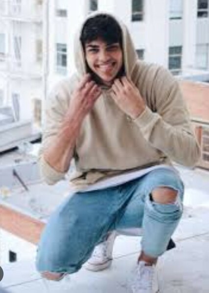 Noah Centineo photo