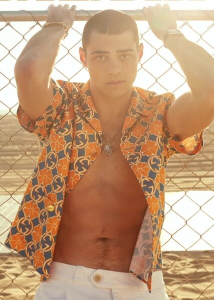 Noah Centineo photo