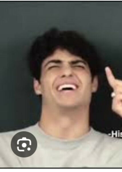 Noah Centineo photo