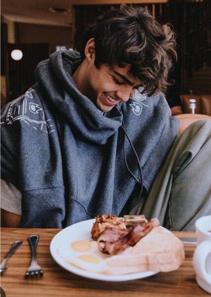 Noah Centineo photo