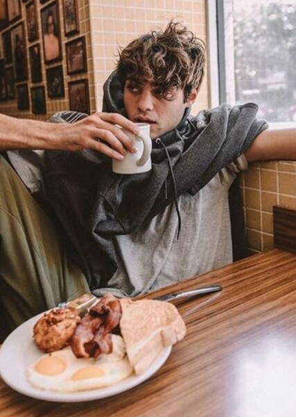 Noah Centineo photo