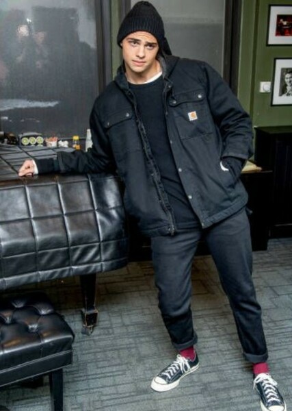 Noah Centineo photo