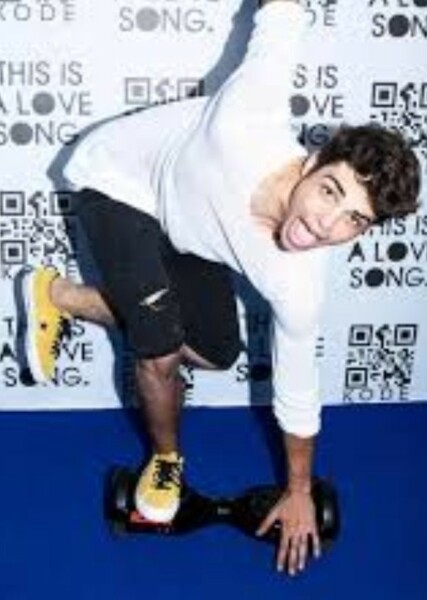 Noah Centineo photo