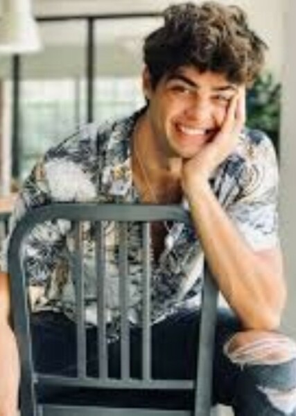 Noah Centineo photo