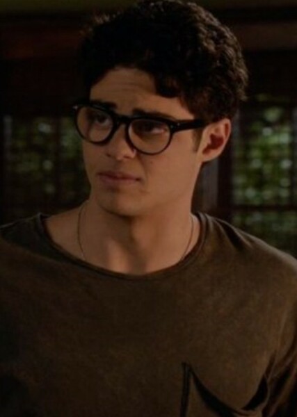 Noah Centineo photo