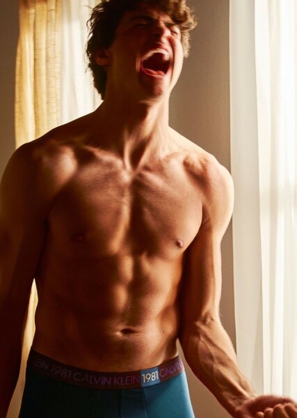 Noah Centineo photo