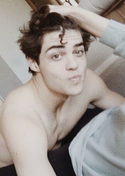 Noah Centineo photo