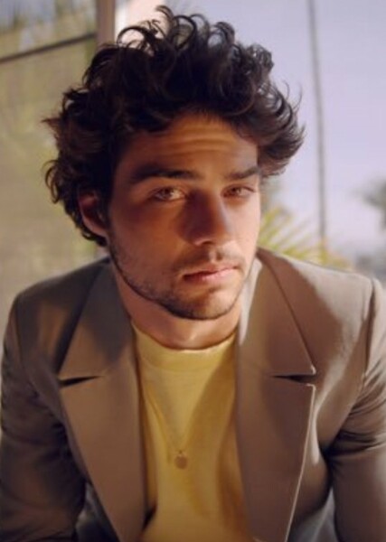 Noah Centineo photo