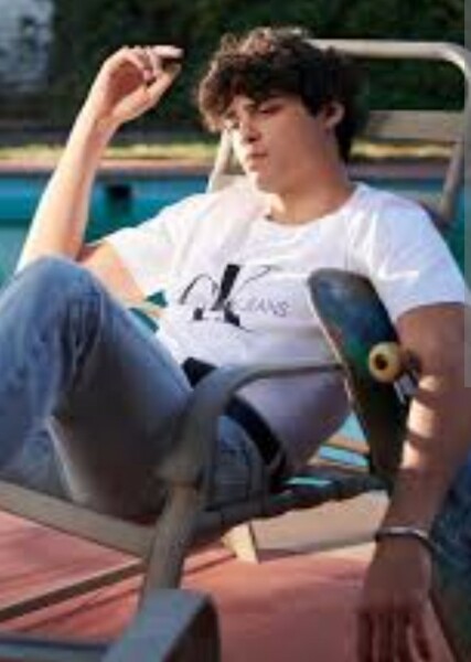 Noah Centineo photo