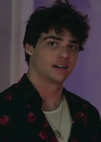 Noah Centineo photo