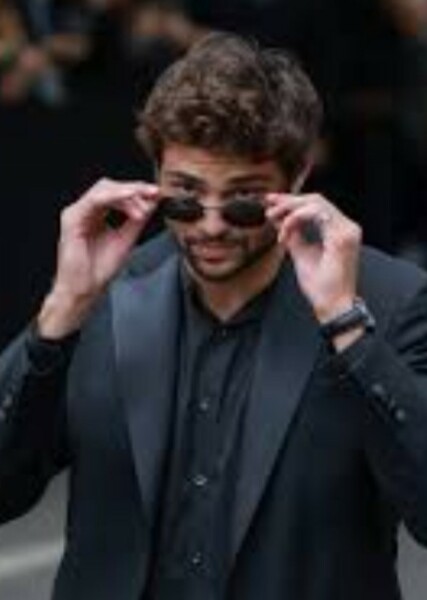 Noah Centineo photo