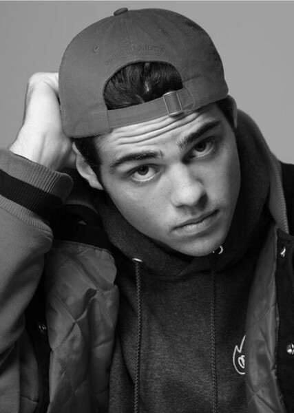 Noah Centineo photo