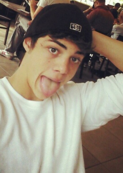 Noah Centineo photo