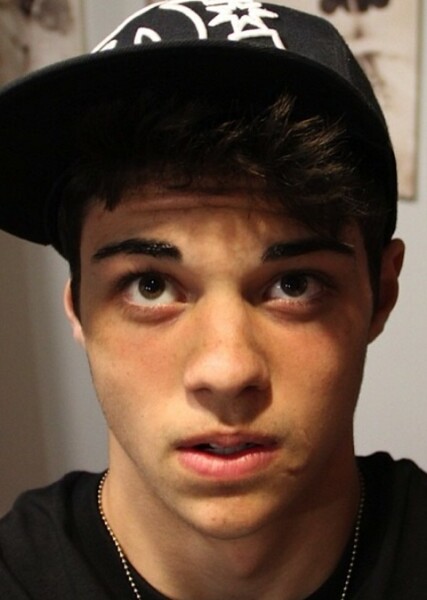 Noah Centineo photo