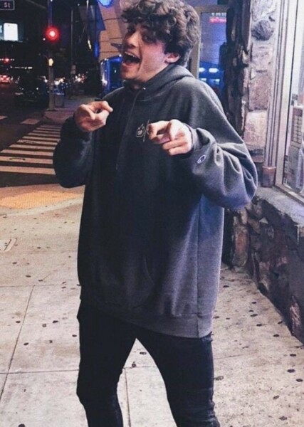 Noah Centineo photo