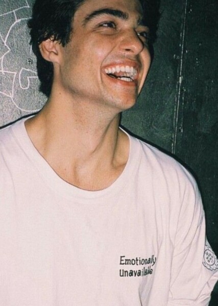 Noah Centineo photo