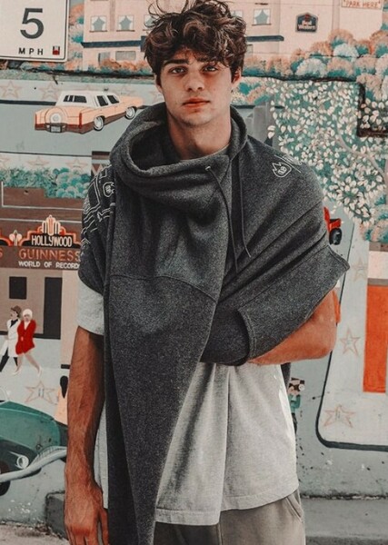 Noah Centineo photo