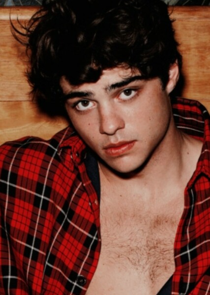 Noah Centineo photo