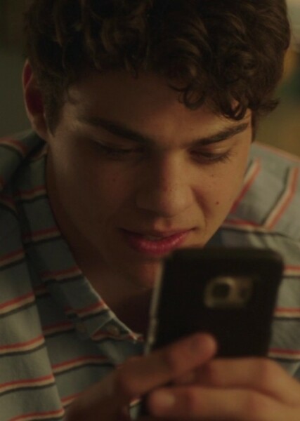 Noah Centineo photo