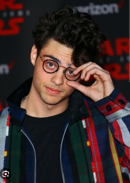 Noah Centineo photo