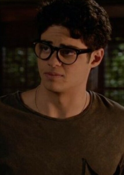 Noah Centineo photo